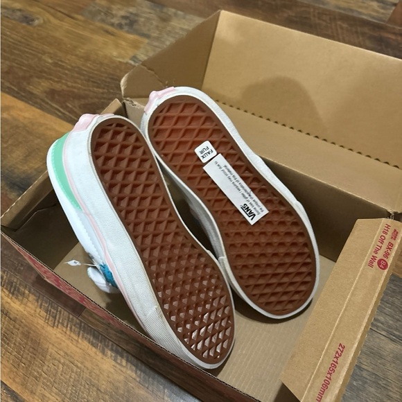 Vans Kids Unicorn Slip-On Sneakers - White and Mint - Picture 3 of 4